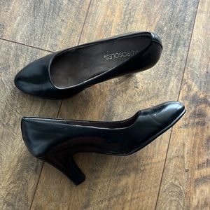 Aerosols Tapestry black dress shoes. 3” heels. New - never worn. Leather uppers